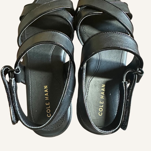 NWOB Cole Haan Black Leather Strappy Crisscrossed Hook & Loop Casual Sandals Sz8 - Picture 4 of 6